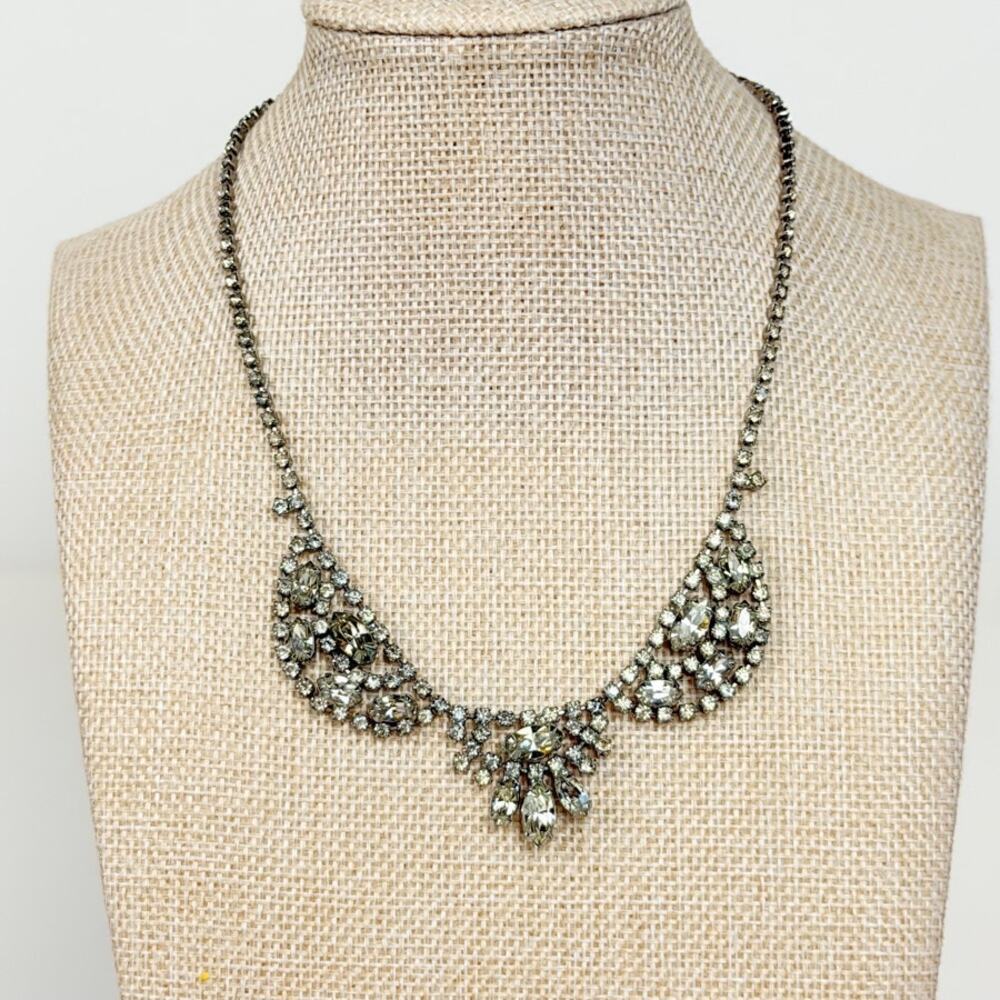 Rhinestone Bib Necklace Vintage Silvery Short Necklace